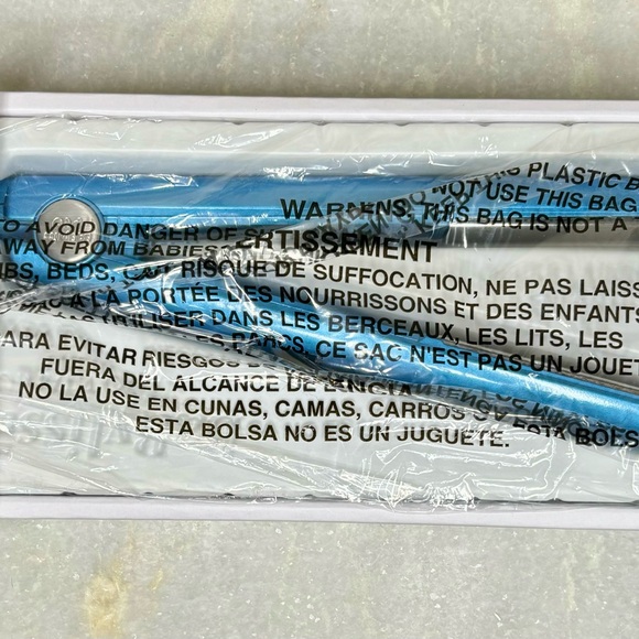 BaBylissPRO Nano Titanium Flat Iron - Blue - Picture 2 of 2